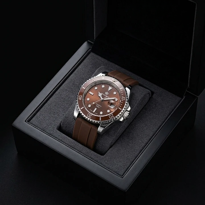 Rolex submariner with rubber strap